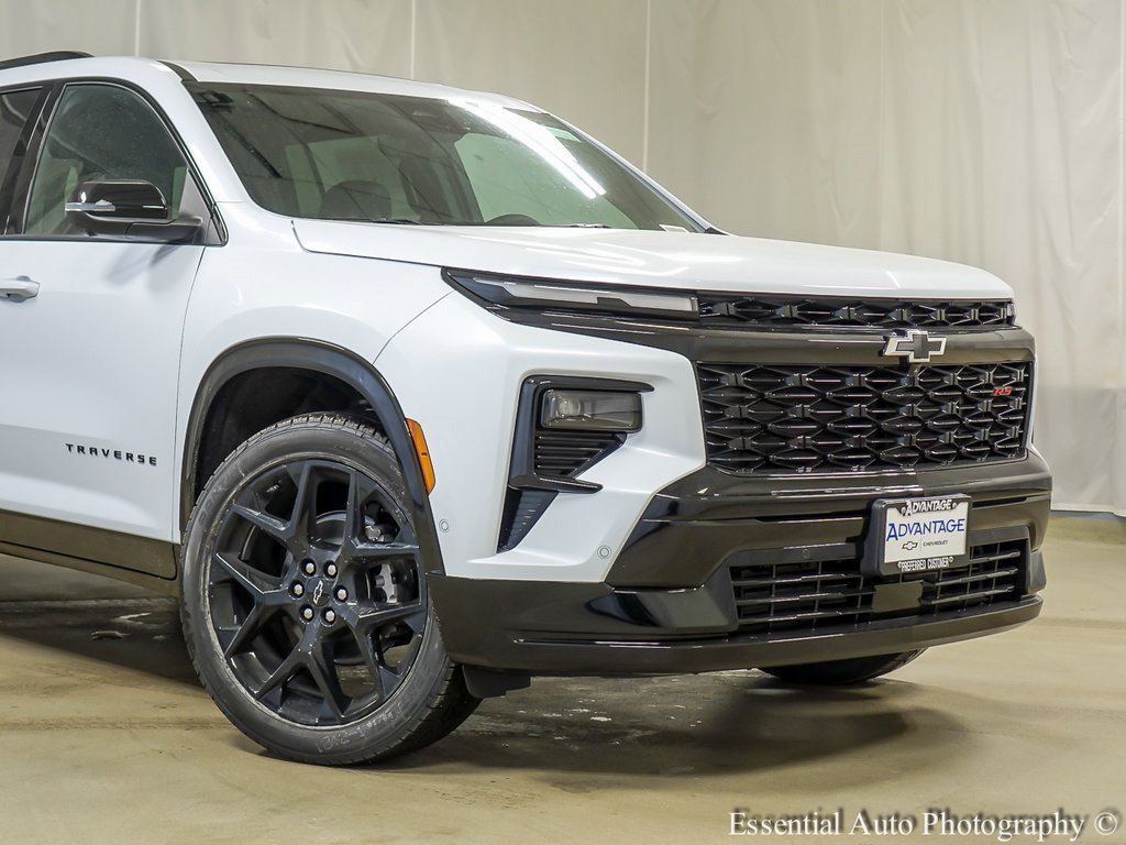 New 2026 Chevrolet Traverse RS w/ LPO, Floor Liner Package AWD/4WD image 3
