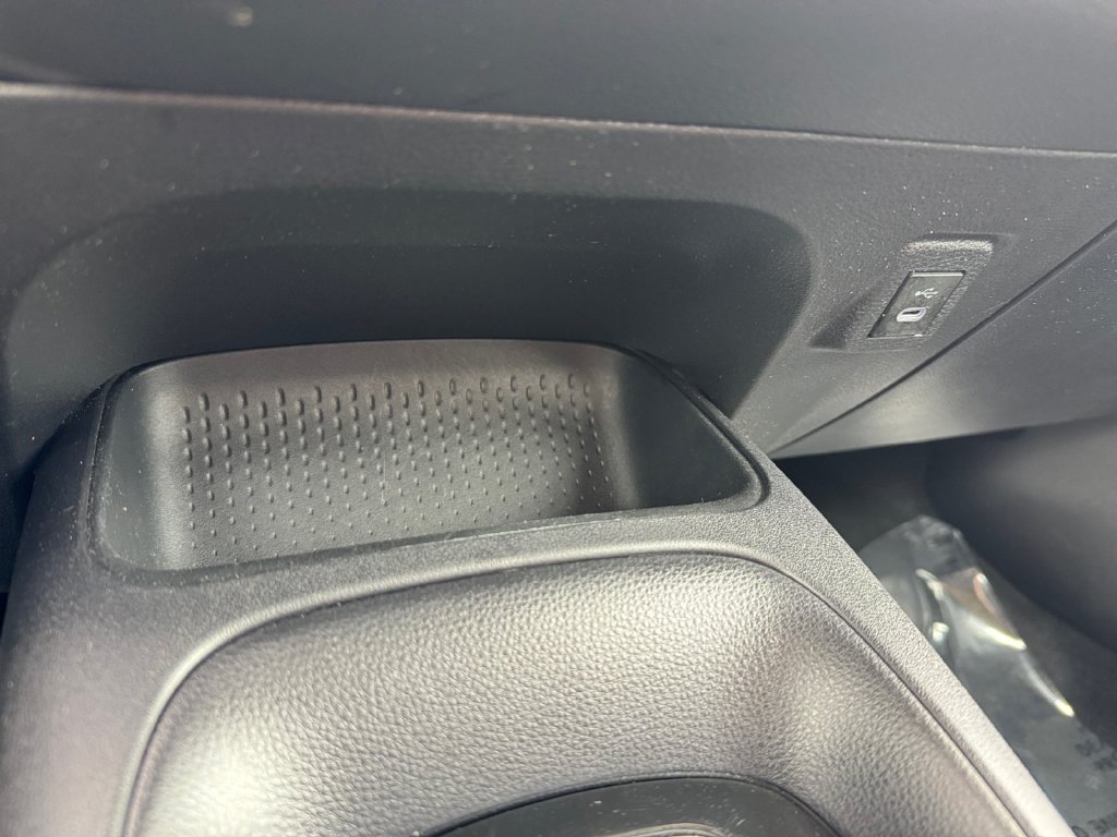 Used 2025 Toyota Corolla LE FWD image 24