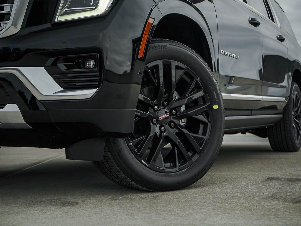New 2026 GMC Yukon XL Denali w/ Sun & Power Step Package AWD/4WD image 6