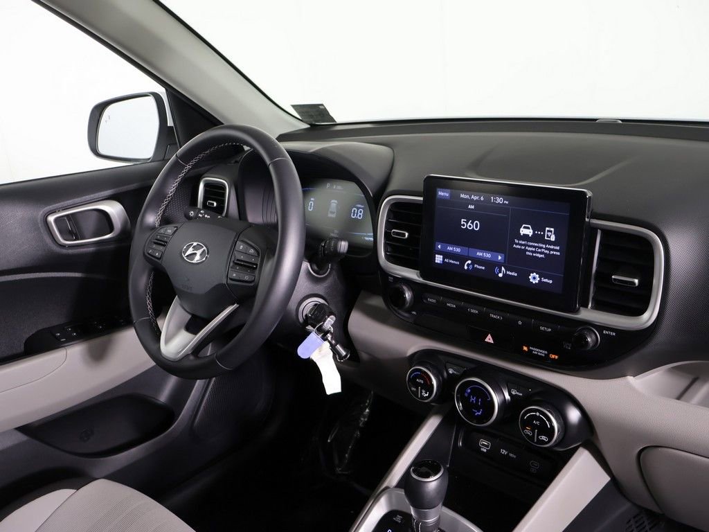 Certified 2023 Hyundai Venue SEL w/ Cargo Package image 31