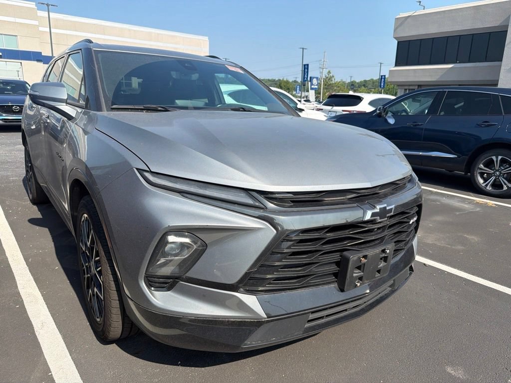 Used 2023 Chevrolet Blazer RS w/ Driver Confidence II Package AWD/4WD image 3