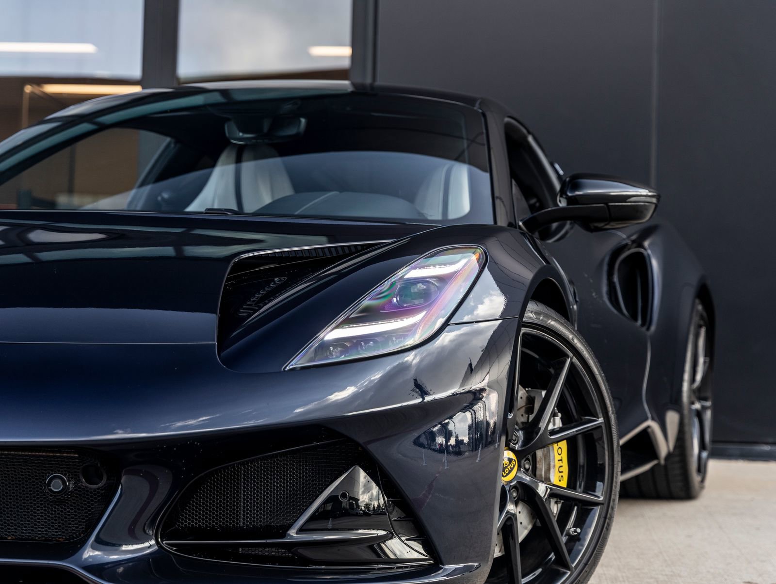 Used 2024 Lotus Emira First Edition image 18