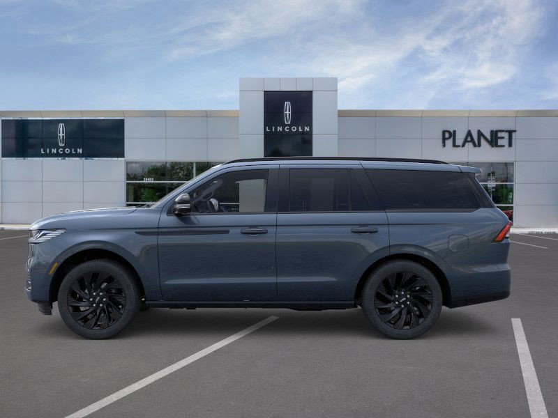 New 2026 Lincoln Navigator Reserve image 3