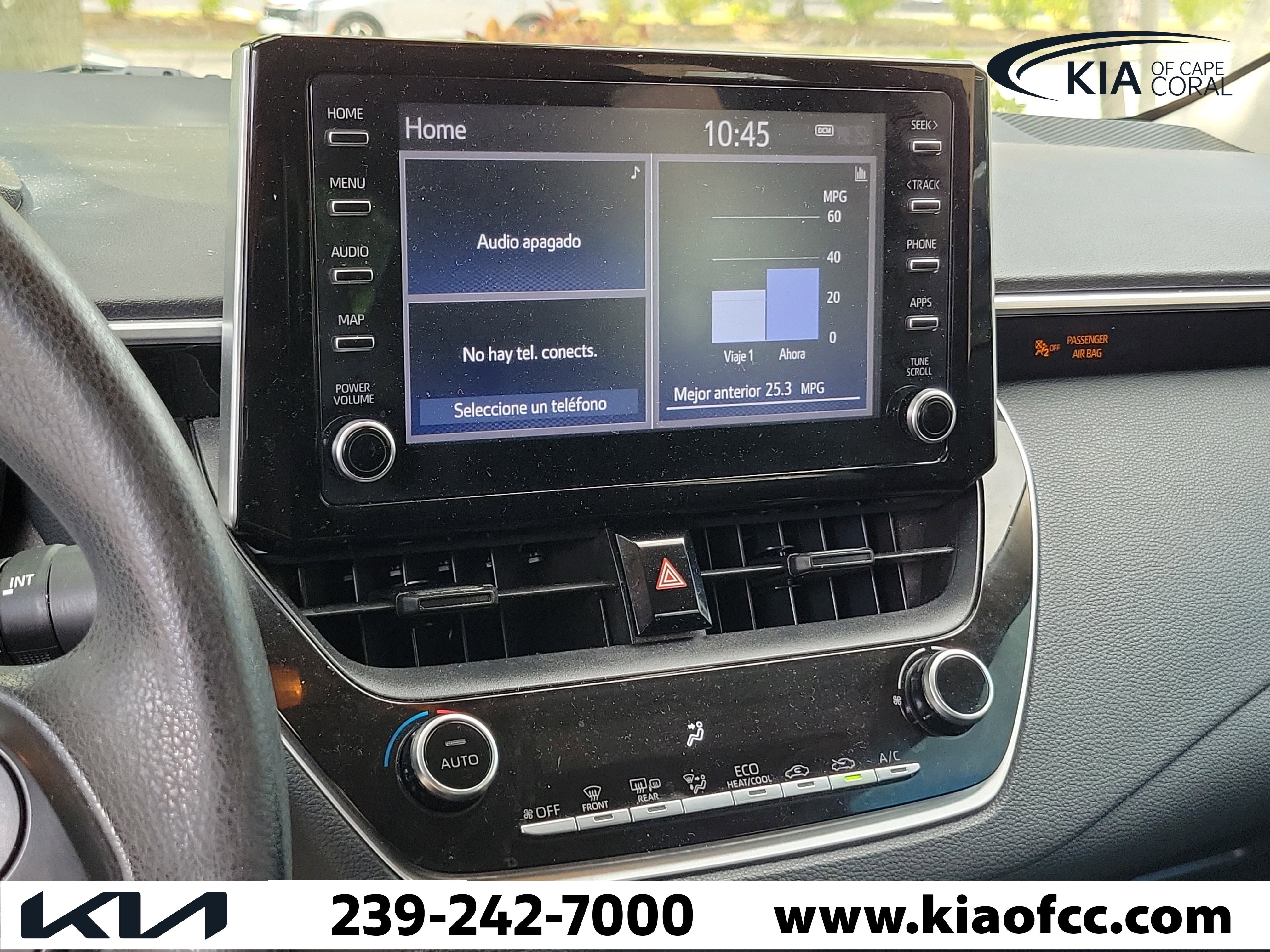 Used 2020 Toyota Corolla LE FWD image 19