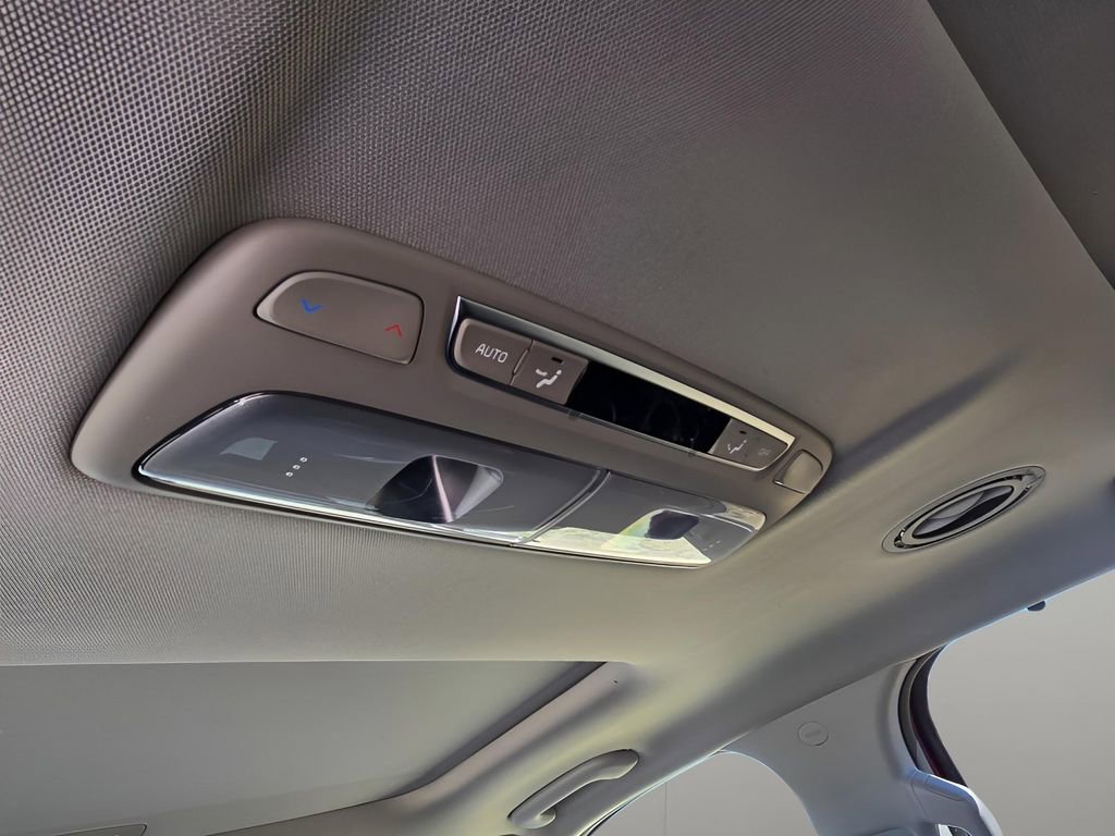 Used 2024 Kia Telluride SX w/ Towing Package image 14