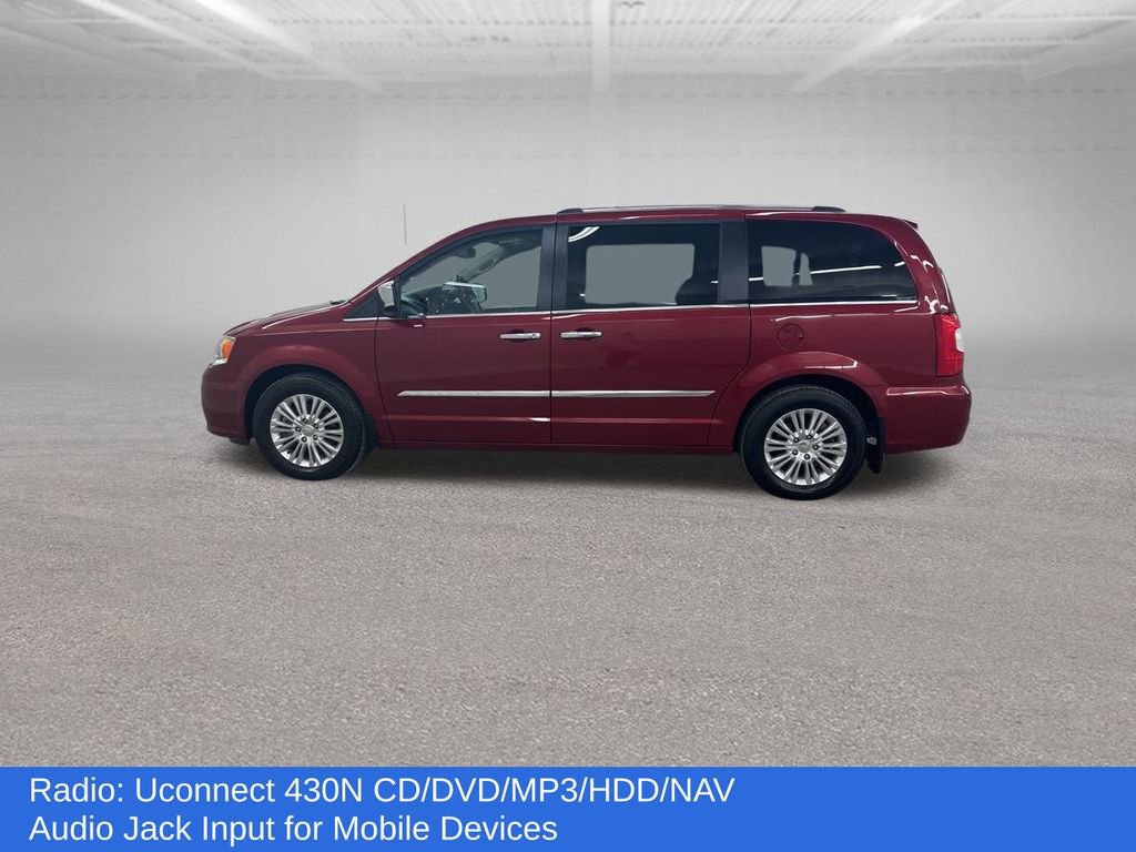 Used 2014 Chrysler Town & Country Limited image 8