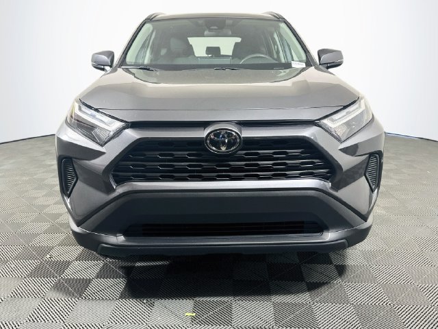 Used 2025 Toyota RAV4 XLE FWD image 3