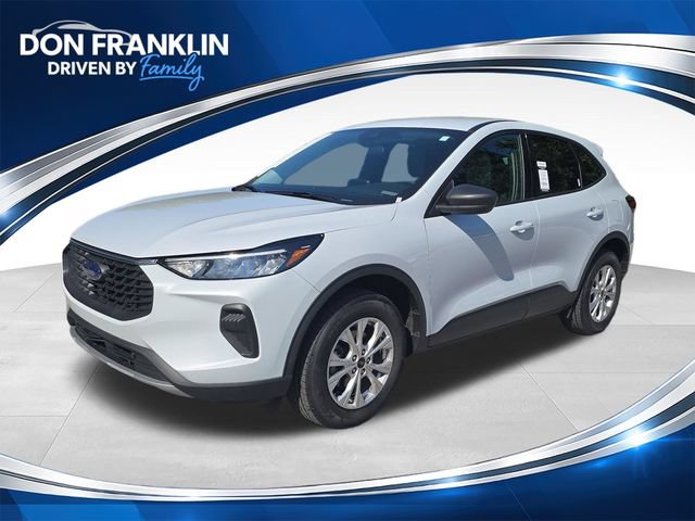 Used 2025 Ford Escape Active w/ Cold Weather Package AWD/4WD image 1