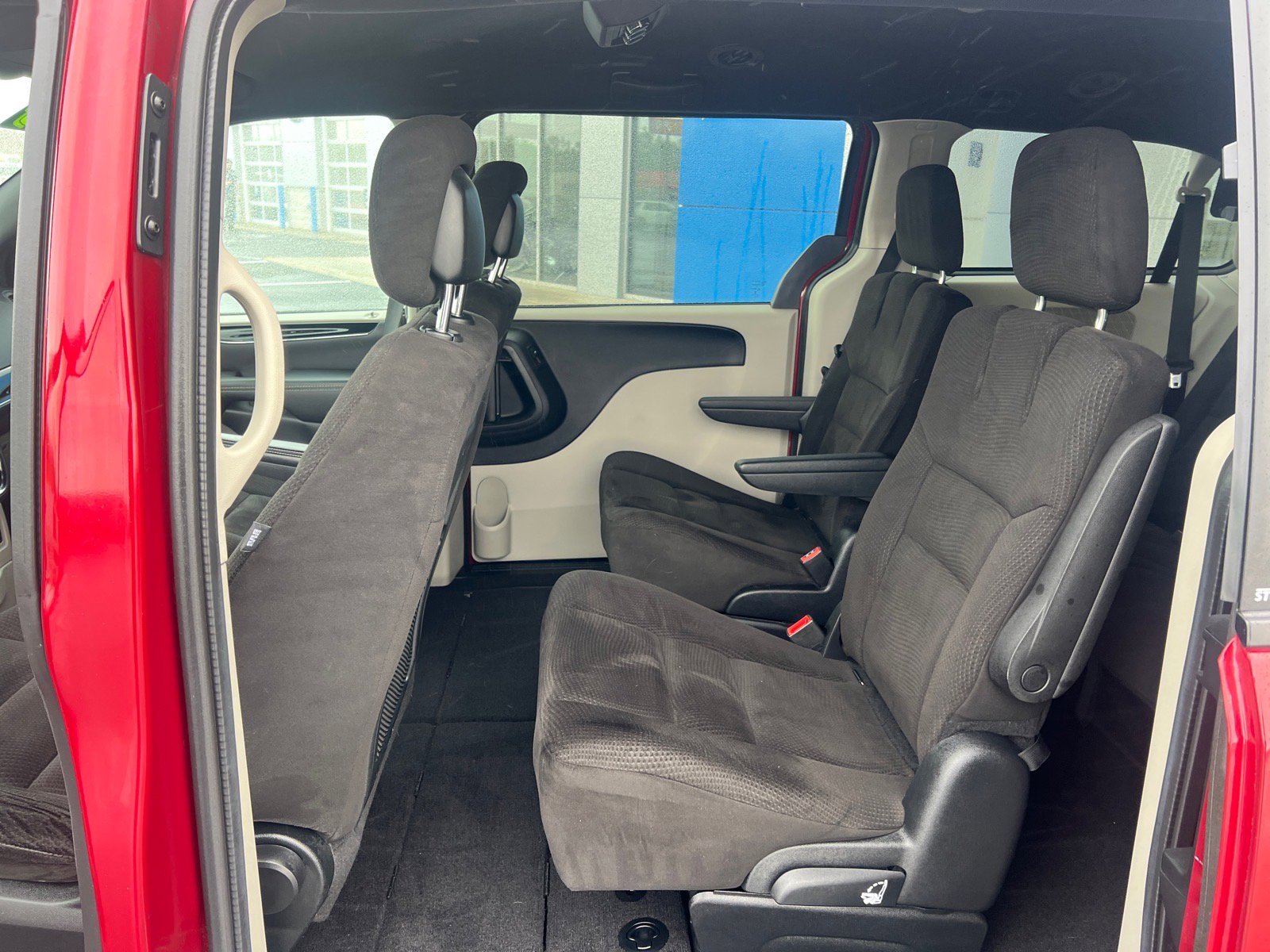 Used 2014 Dodge Grand Caravan SE FWD image 9