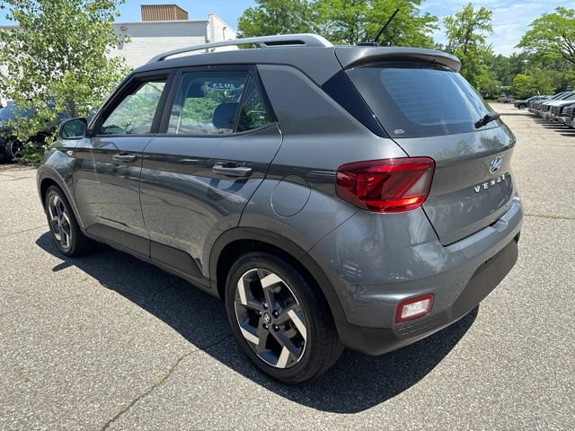 Used 2023 Hyundai Venue SEL FWD image 18