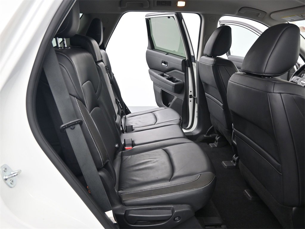 Used 2022 Nissan Pathfinder SL image 18