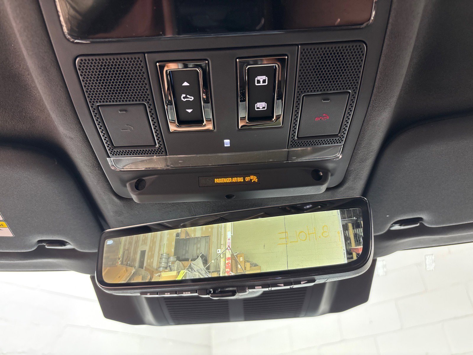 Used 2026 Land Rover Defender 110 X-Dynamic SE AWD/4WD image 12