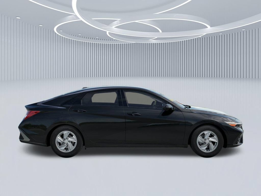 New 2026 Hyundai Elantra SE FWD image 7