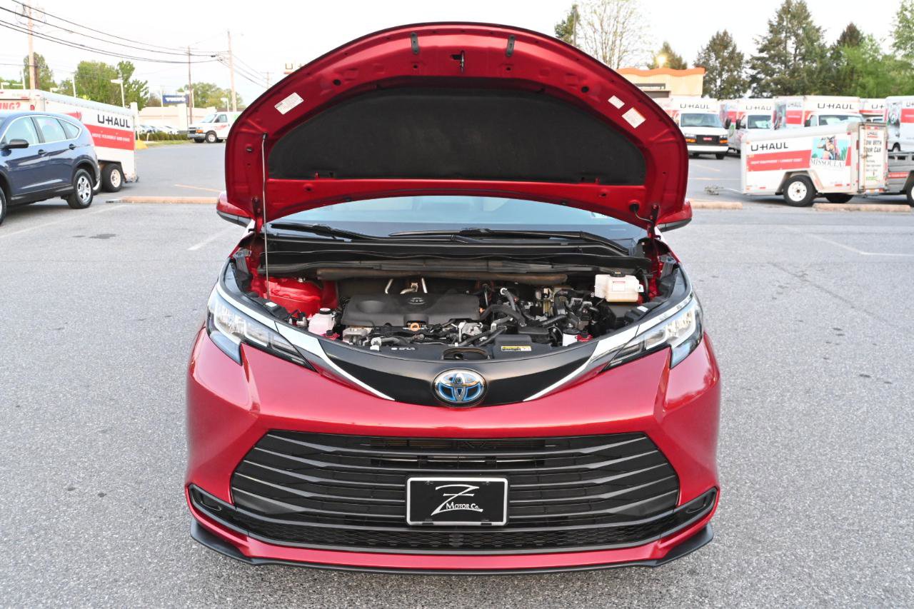 Used 2021 Toyota Sienna LE w/ LE Plus Package FWD image 32