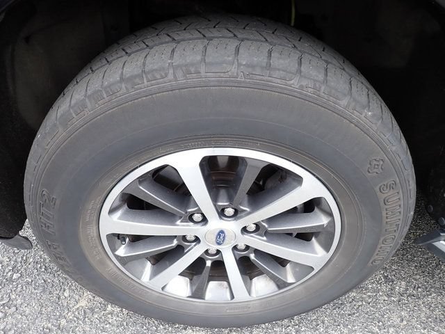 Used 2019 Ford Expedition XLT w/ Equipment Group 202A AWD/4WD image 10