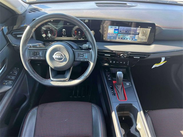 Used 2025 Nissan Kicks SR image 13