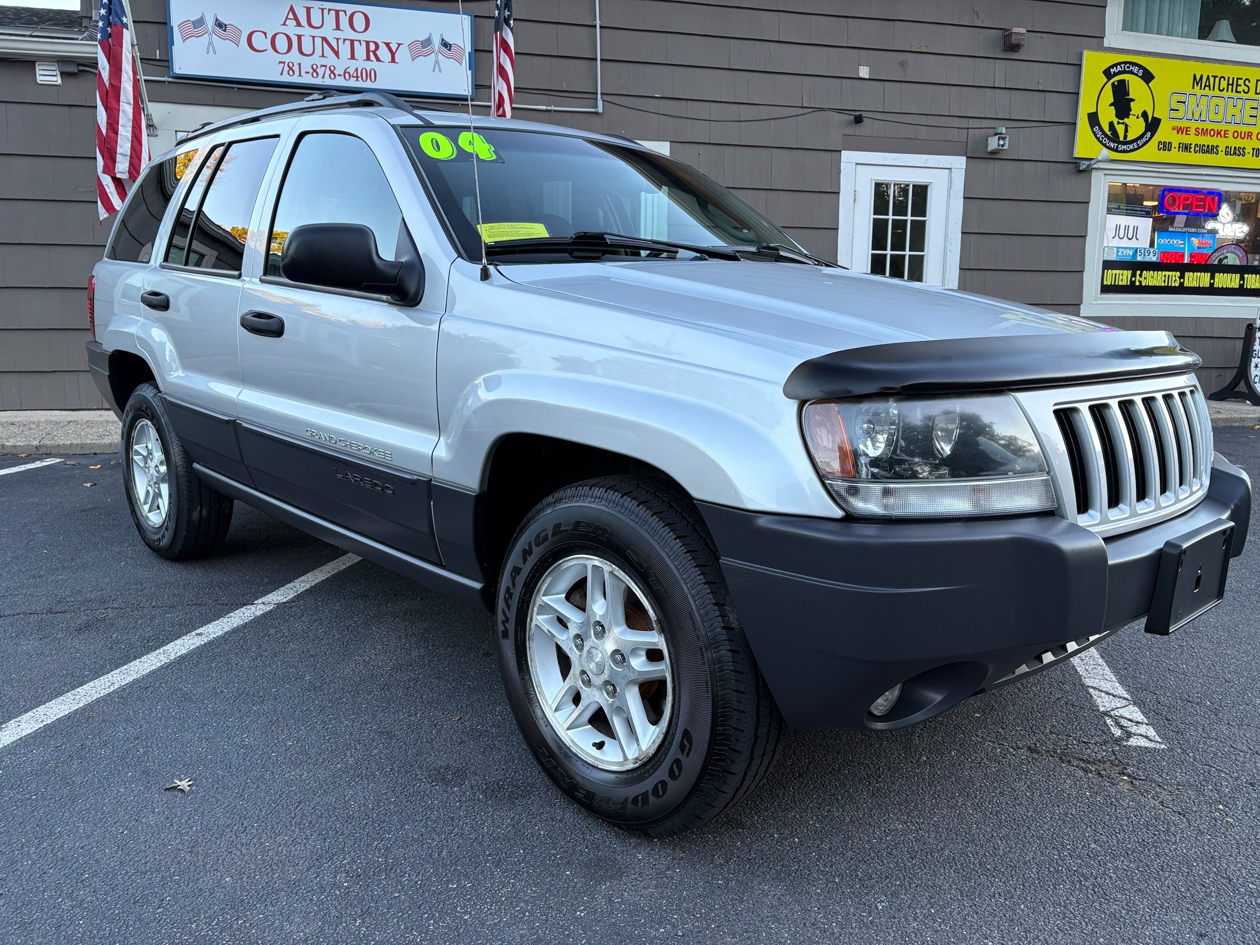 Used 2004 Jeep Grand Cherokee Laredo w/ Convenience Group AWD/4WD image 3