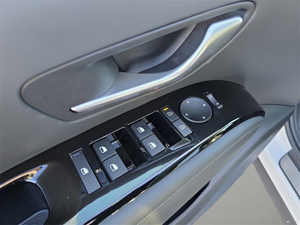 New 2025 Hyundai Tucson Limited image 18