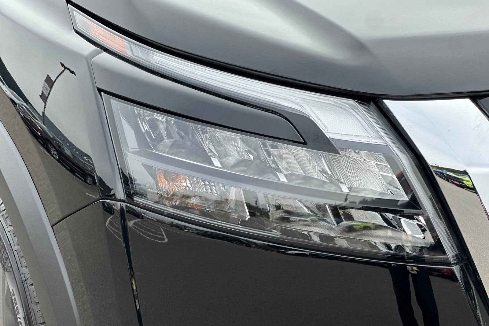 Certified 2025 Nissan Pathfinder SV image 46