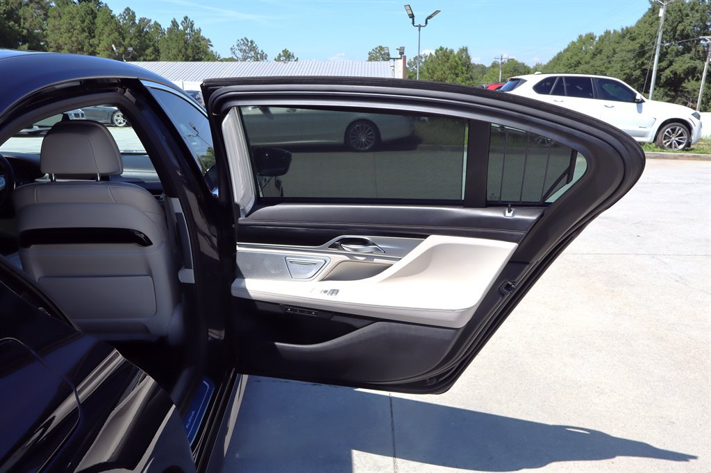 Used 2020 BMW ALPINA B7 xDrive w/ Luxury Rear Seating Package AWD/4WD image 70
