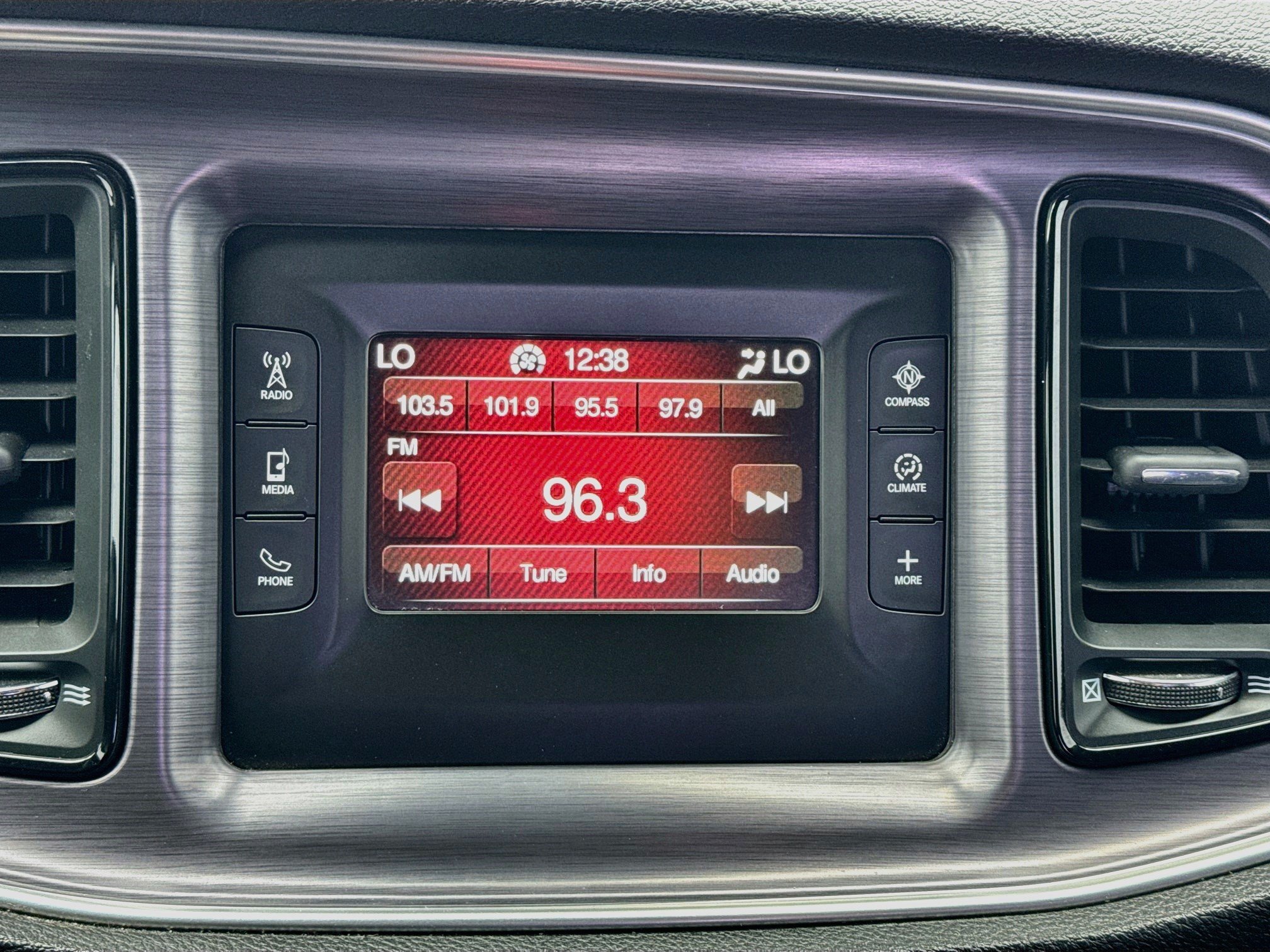 Used 2016 Dodge Challenger SXT RWD image 10