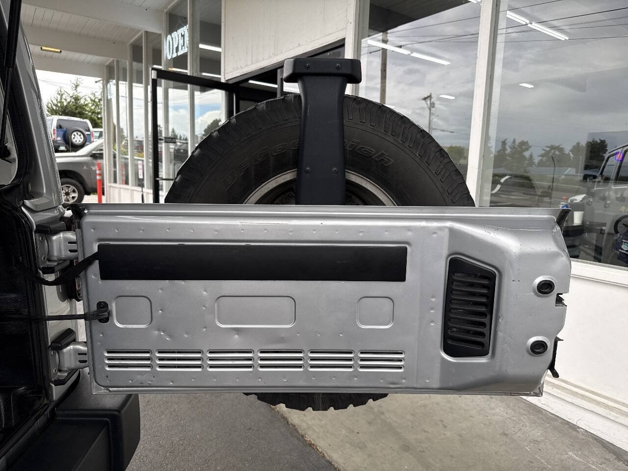 Used 2011 Jeep Wrangler Unlimited Sport AWD/4WD image 8