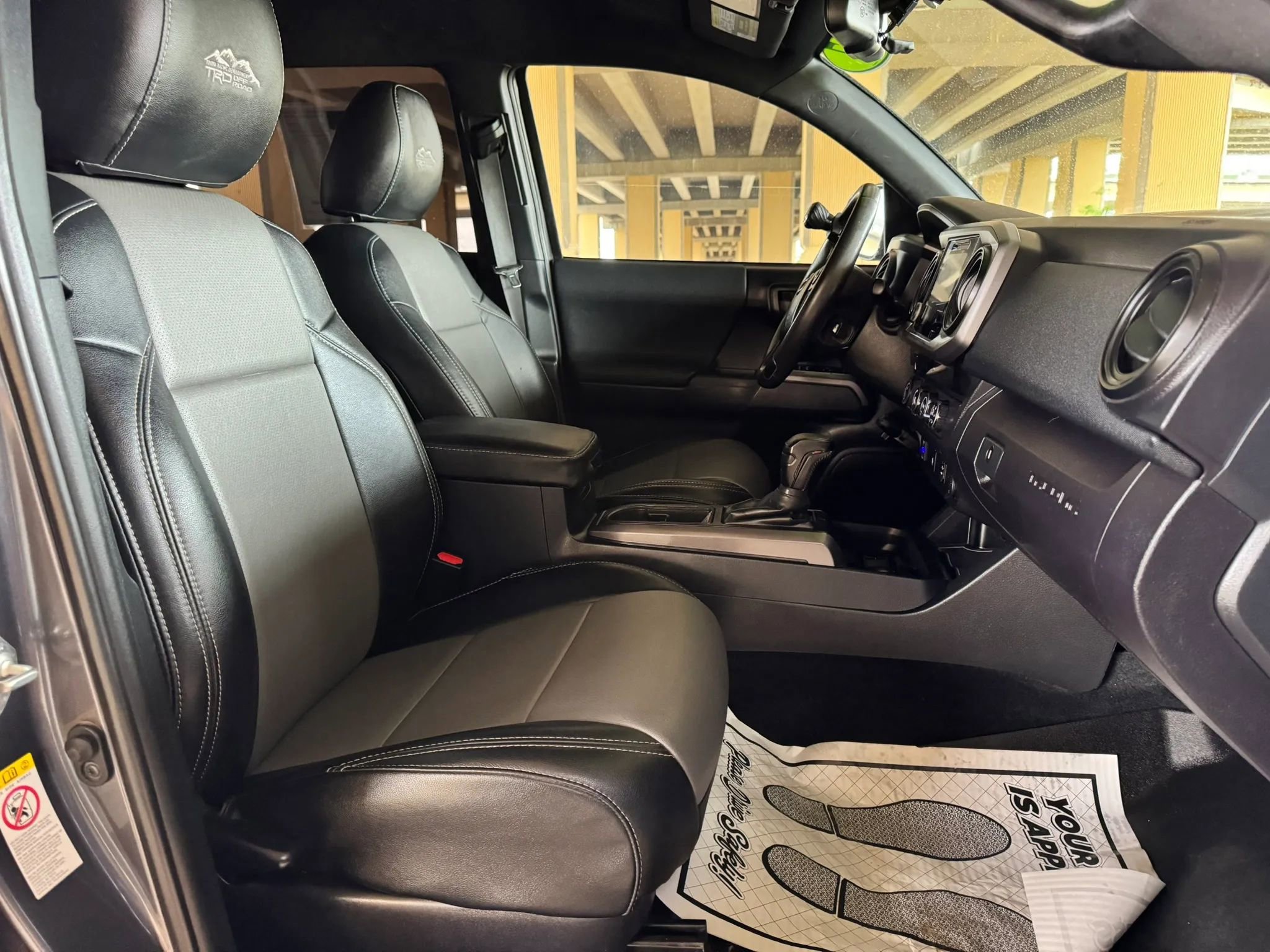 Used 2017 Toyota Tacoma TRD Off-Road w/ Tow Package (A/T) image 26