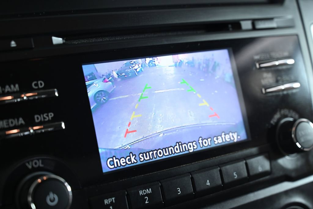 Used 2018 Nissan Titan S image 16