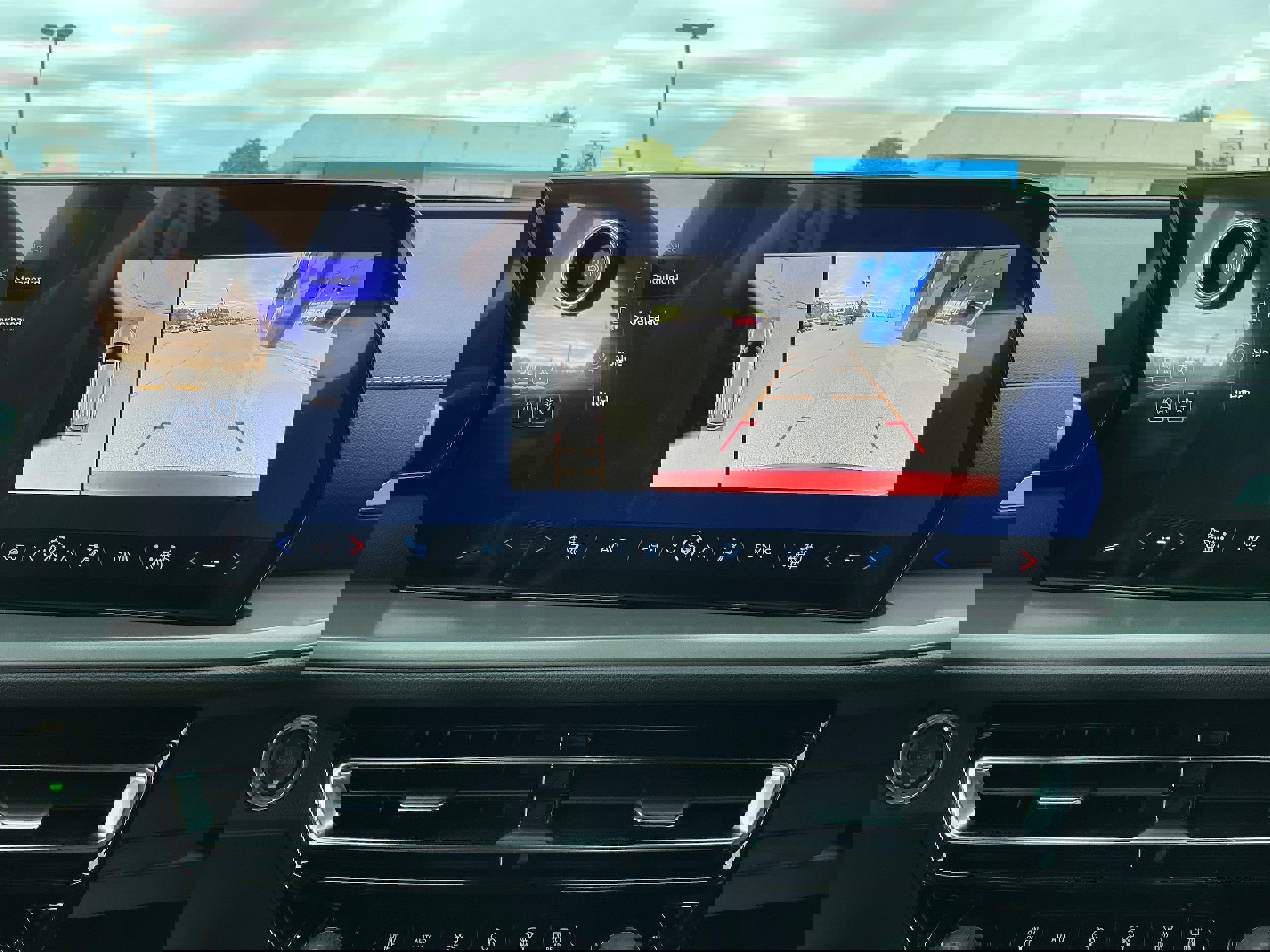 New 2026 Chevrolet Traverse LT w/ Driver Confidence Package image 8