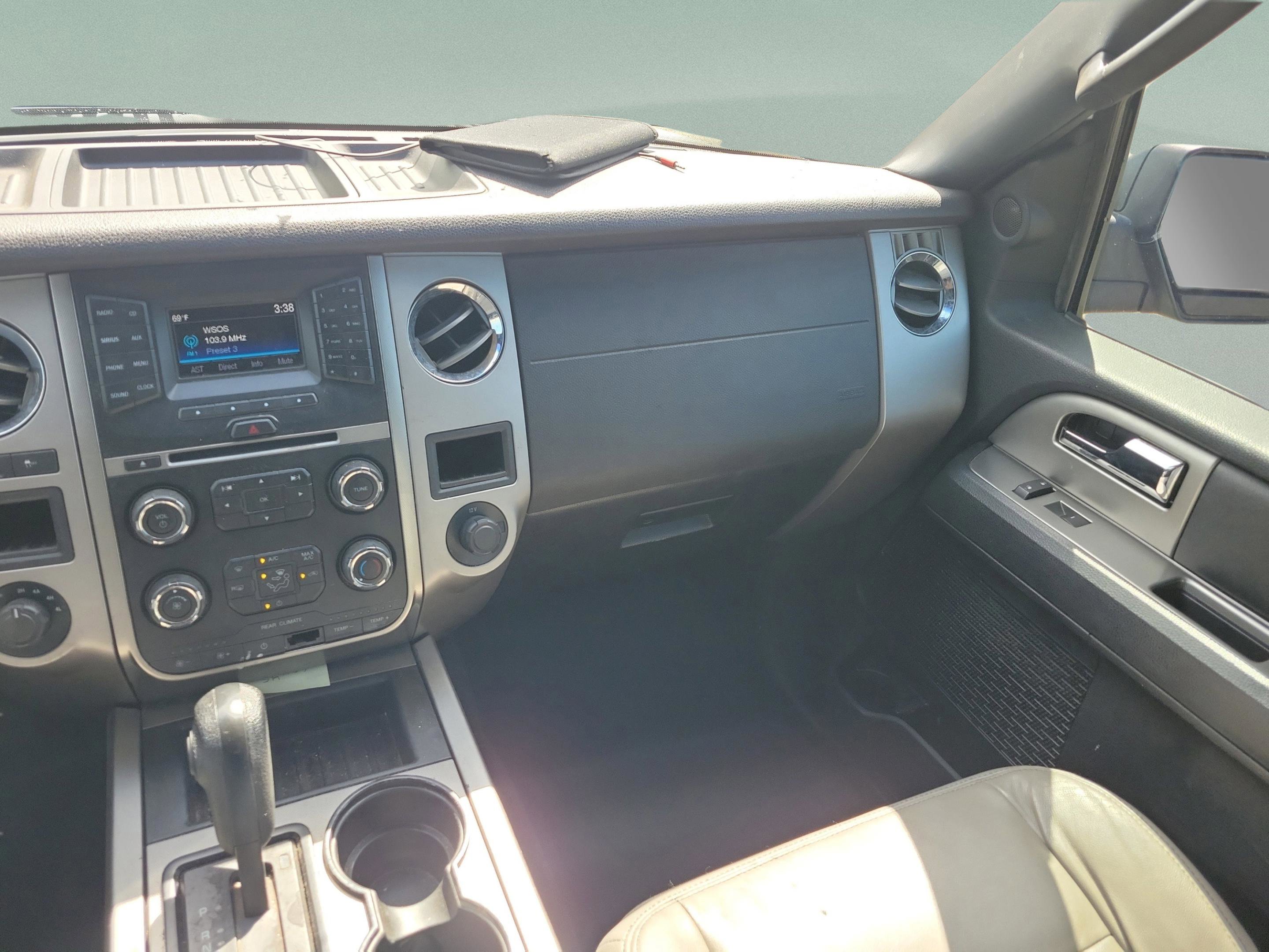 Used 2017 Ford Expedition XLT AWD/4WD image 16