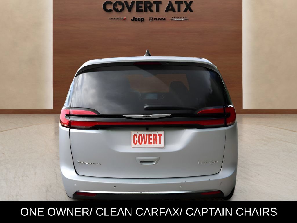 Used 2026 Chrysler Pacifica Limited FWD image 4