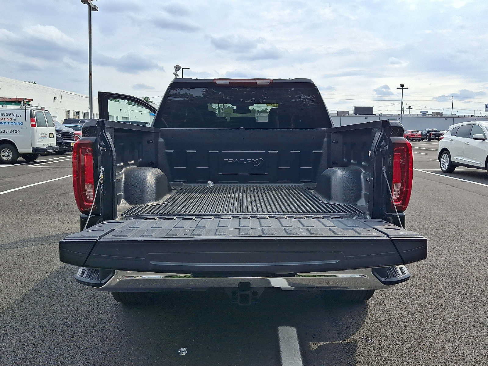 Used 2025 GMC Sierra 1500 SLT AWD/4WD image 28