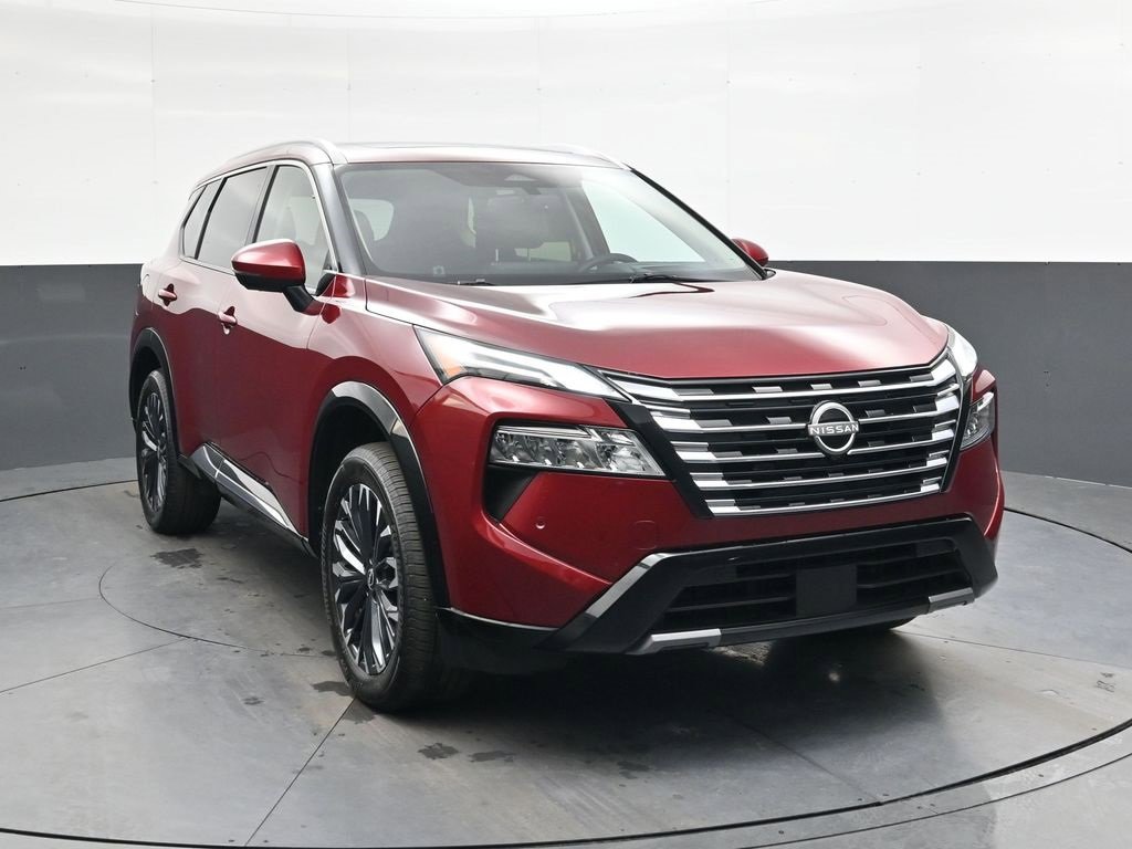 Used 2025 Nissan Rogue Platinum w/ Platinum Premium Package image 2