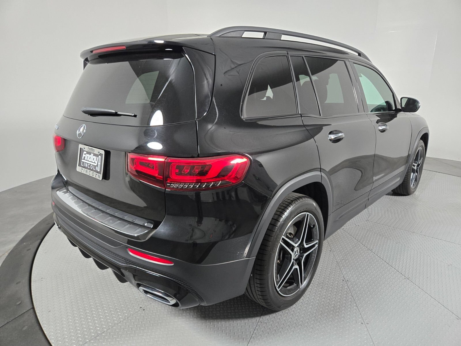 Used 2023 Mercedes-Benz GLB 250 image 4