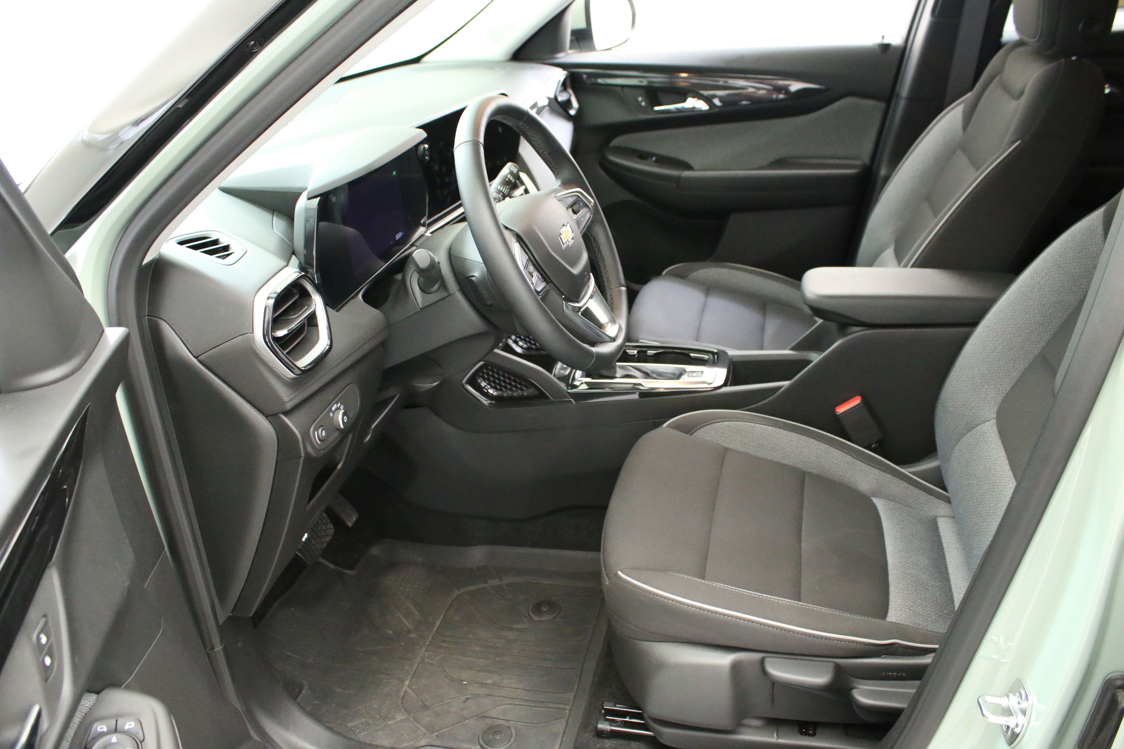 Certified 2026 Chevrolet TrailBlazer LT w/ LT Cold Weather Package FWD image 25