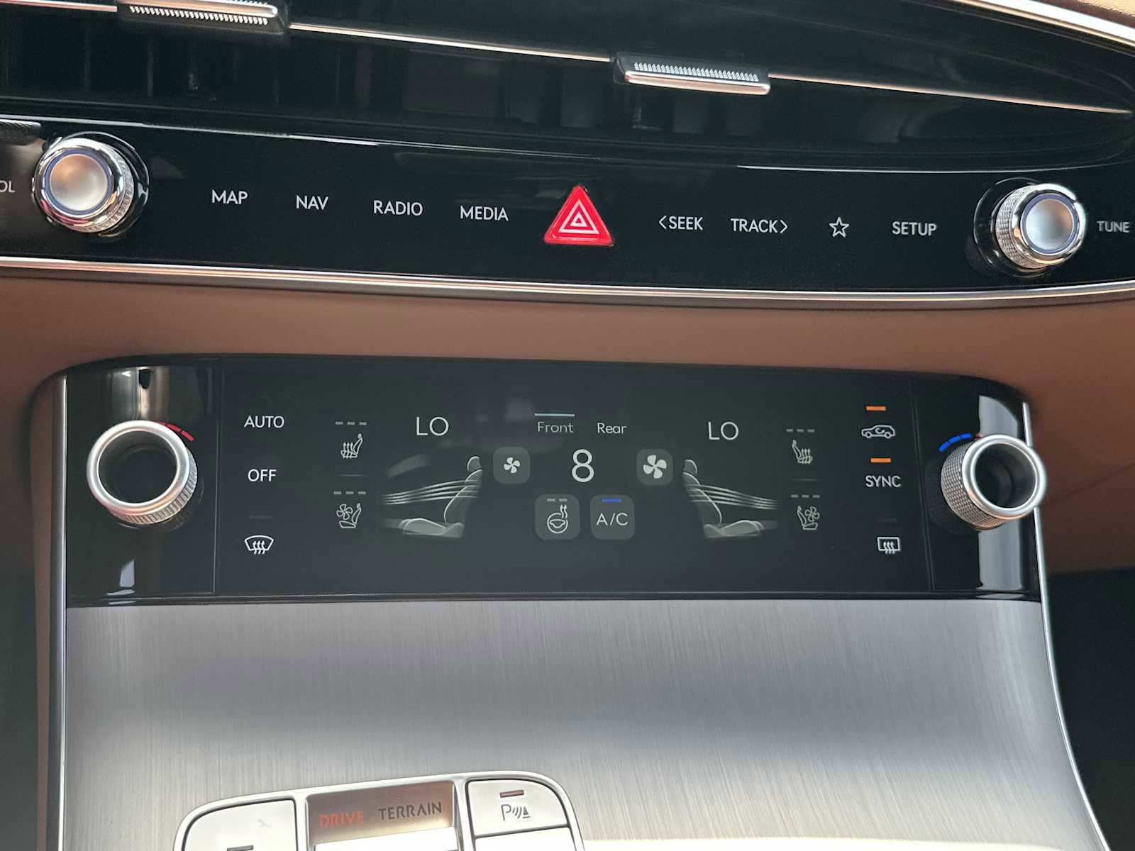 New 2026 Genesis GV70 2.5T Advanced w/ G1 Accessory Package image 19