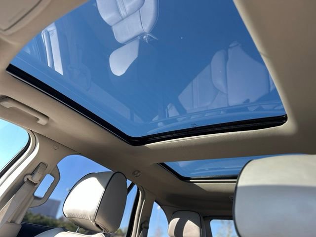 Used 2015 Lincoln MKX AWD w/ Equipment Group 102A image 26