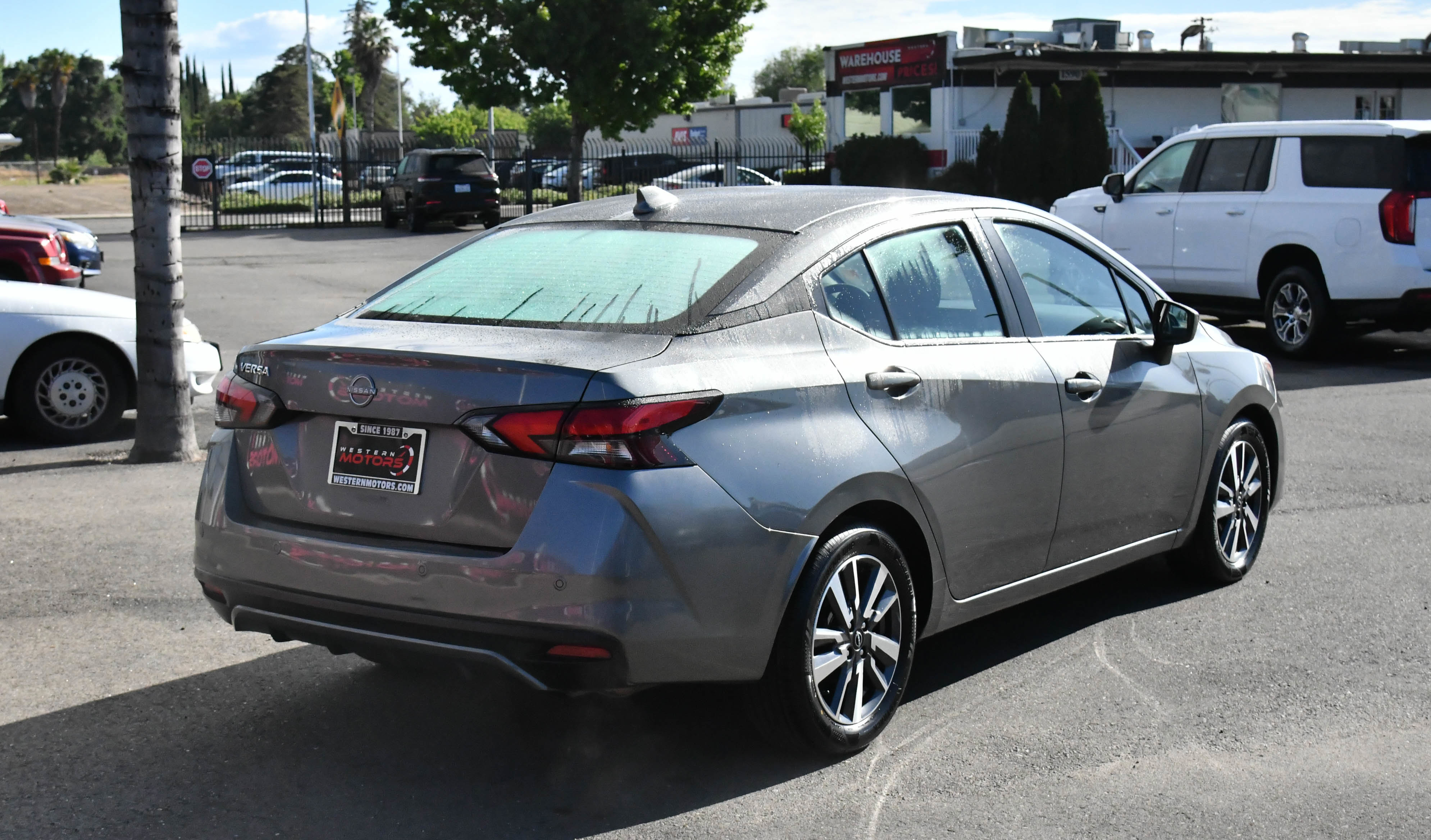 Used 2023 Nissan Versa SV FWD image 8
