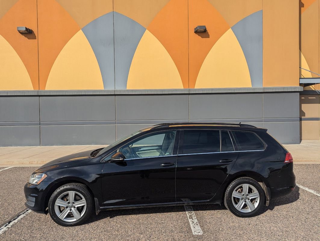 Used 2015 Volkswagen Golf TDI S FWD image 2