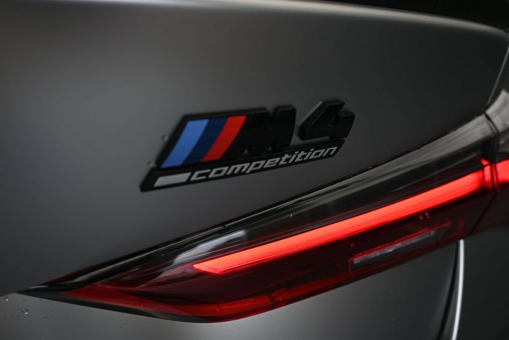 Used 2022 BMW M4 xDrive Competition w/ Executive Package AWD/4WD image 11