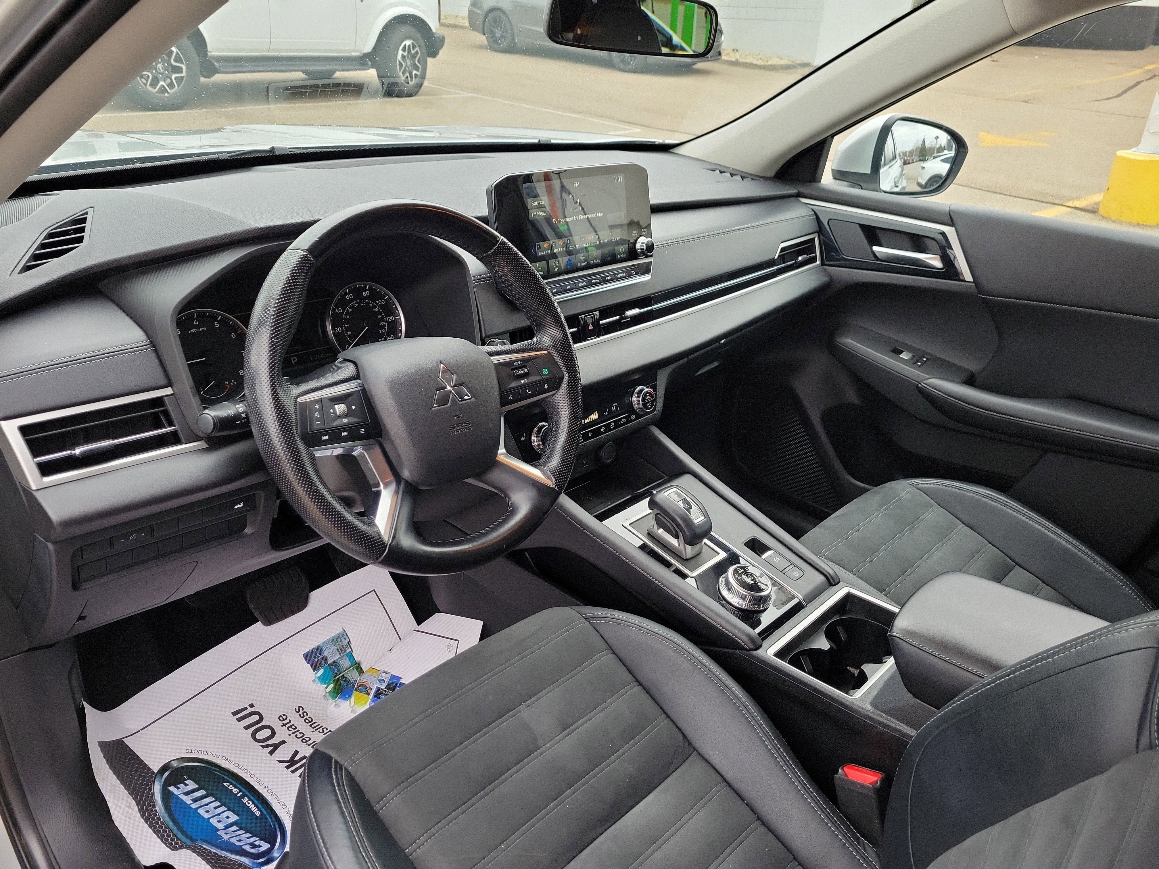 Used 2022 Mitsubishi Outlander SE image 18