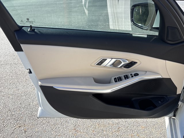 Used 2021 BMW 330i Sedan w/ Convenience Package RWD image 11