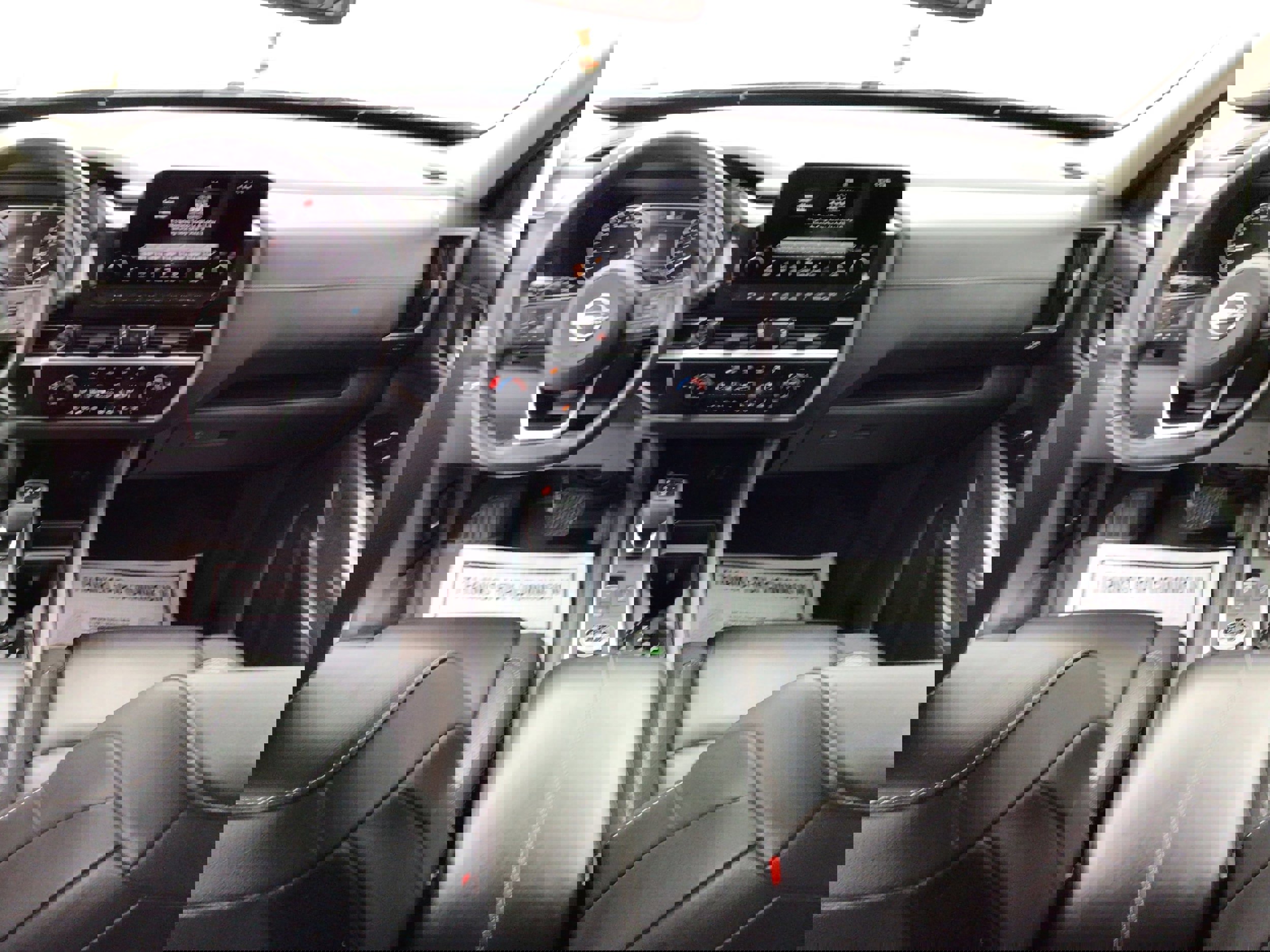 Used 2022 Nissan Pathfinder SL image 18