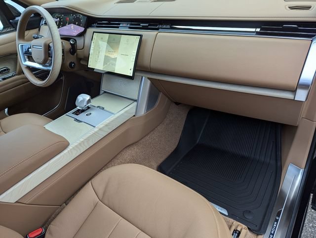 New 2025 Land Rover Range Rover SV AWD/4WD image 19