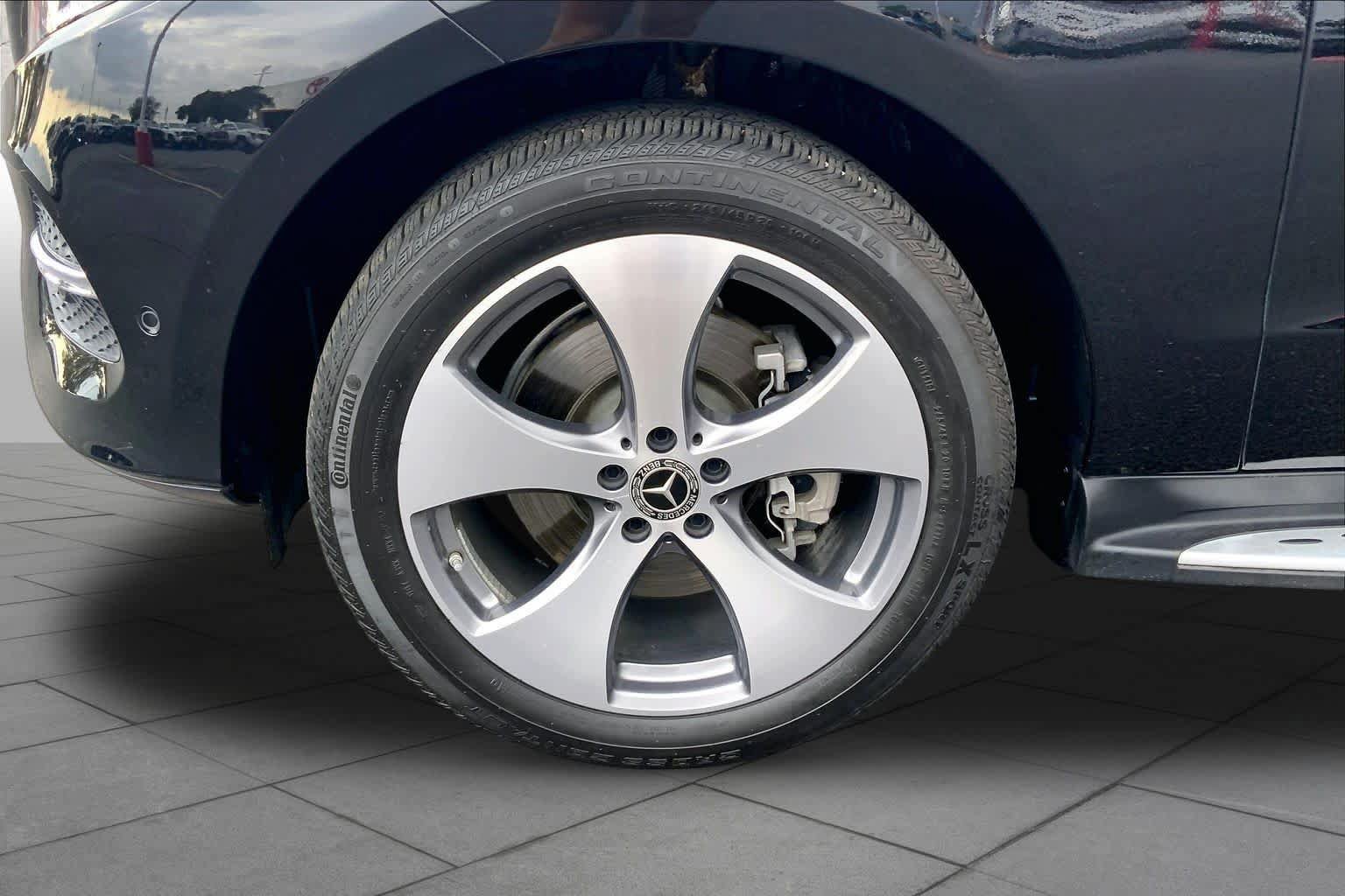 Used 2019 Mercedes-Benz GLE 400 4MATIC image 11