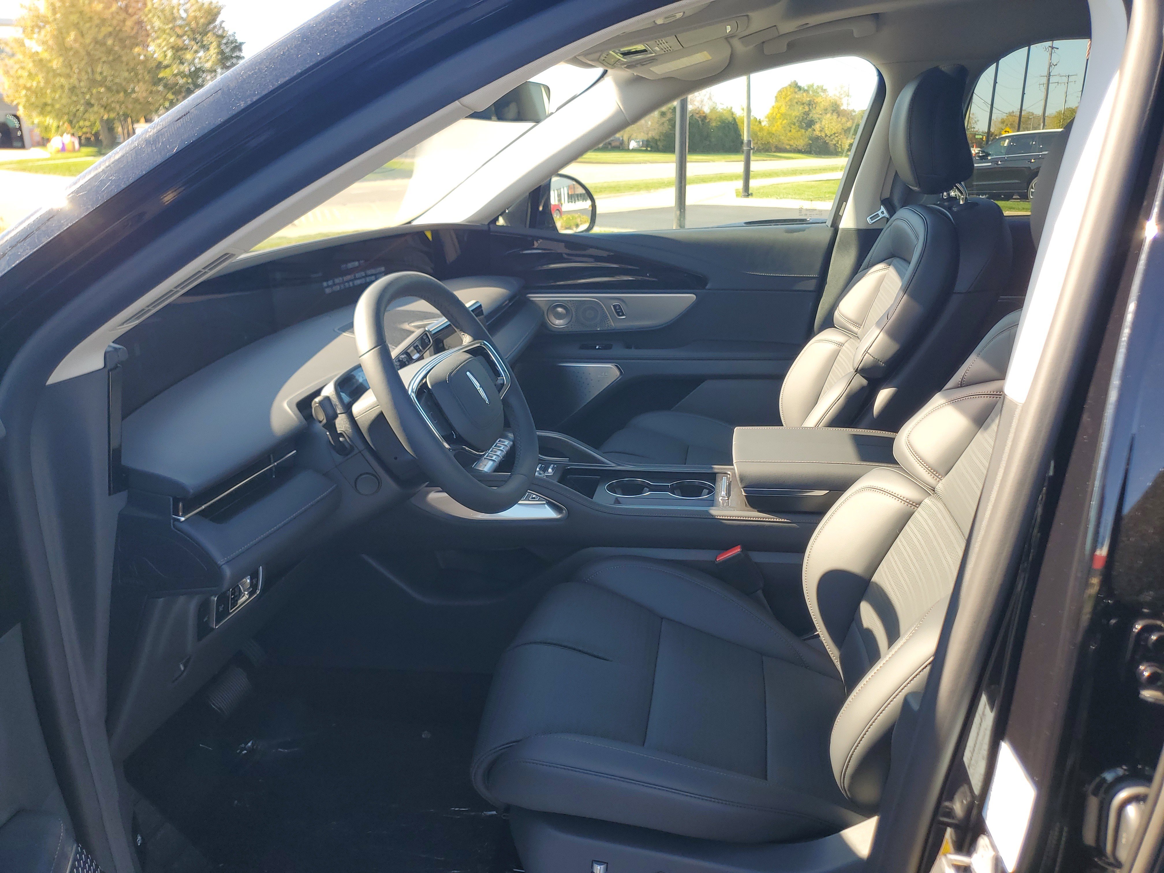 New 2026 Lincoln Nautilus Reserve AWD/4WD image 11