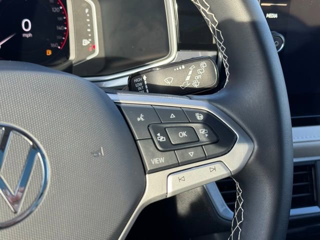 Certified 2025 Volkswagen Taos SEL w/ Black Wheel Plus Package image 34