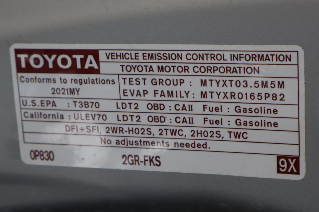 Used 2021 Toyota Highlander L FWD image 15