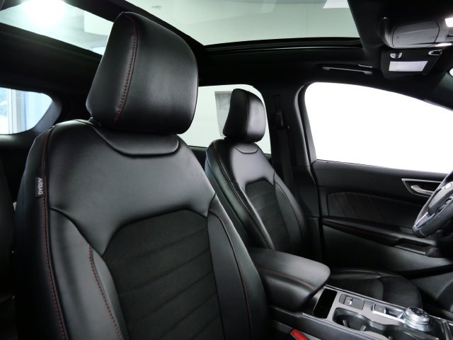 Certified 2024 Ford Edge ST-Line AWD/4WD image 11