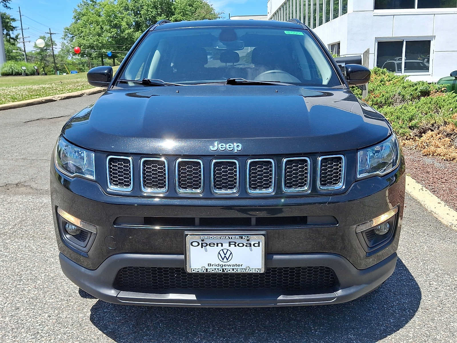 Used 2020 Jeep Compass Latitude w/ Popular Equipment Group AWD/4WD image 2